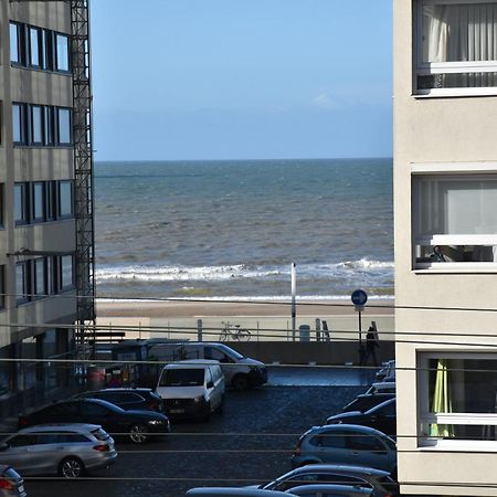 Lichtrijk 2-Slaapkamerappartement Met Zeezicht En Gratis Parking Ostend Luaran gambar