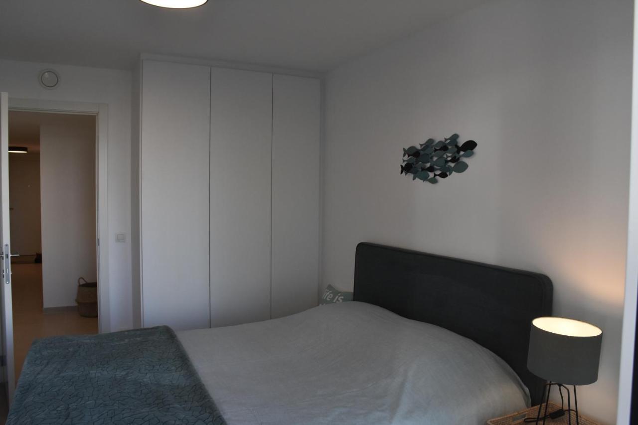 Lichtrijk 2-Slaapkamerappartement Met Zeezicht En Gratis Parking Ostend Luaran gambar