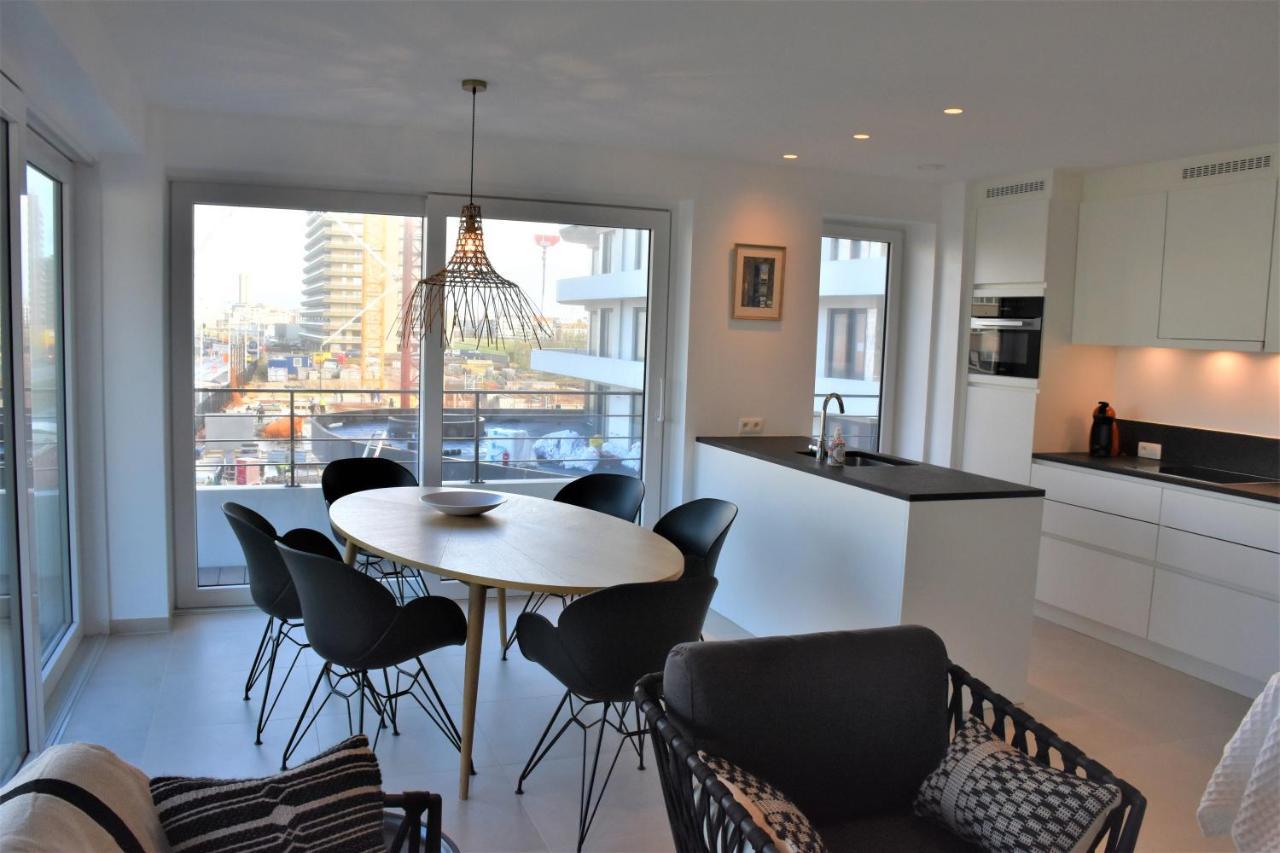 Lichtrijk 2-Slaapkamerappartement Met Zeezicht En Gratis Parking Ostend Luaran gambar
