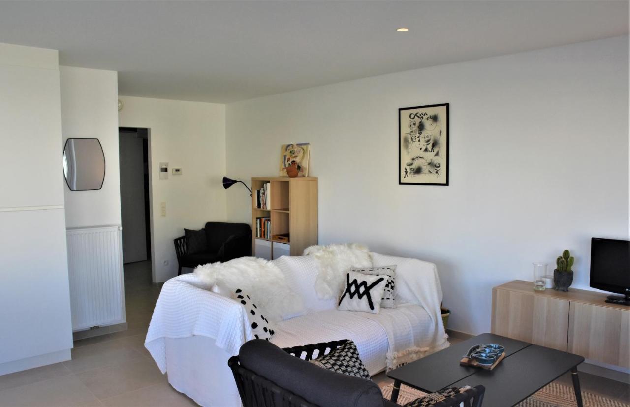 Lichtrijk 2-Slaapkamerappartement Met Zeezicht En Gratis Parking Ostend Luaran gambar
