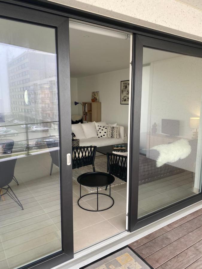 Lichtrijk 2-Slaapkamerappartement Met Zeezicht En Gratis Parking Ostend Luaran gambar