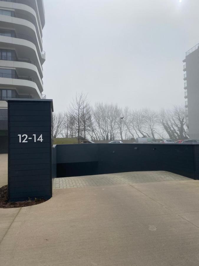 Lichtrijk 2-Slaapkamerappartement Met Zeezicht En Gratis Parking Ostend Luaran gambar